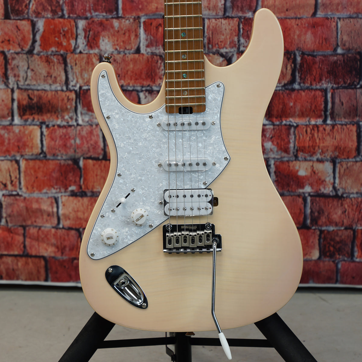 Aria Pro II Fullerton - Marble White