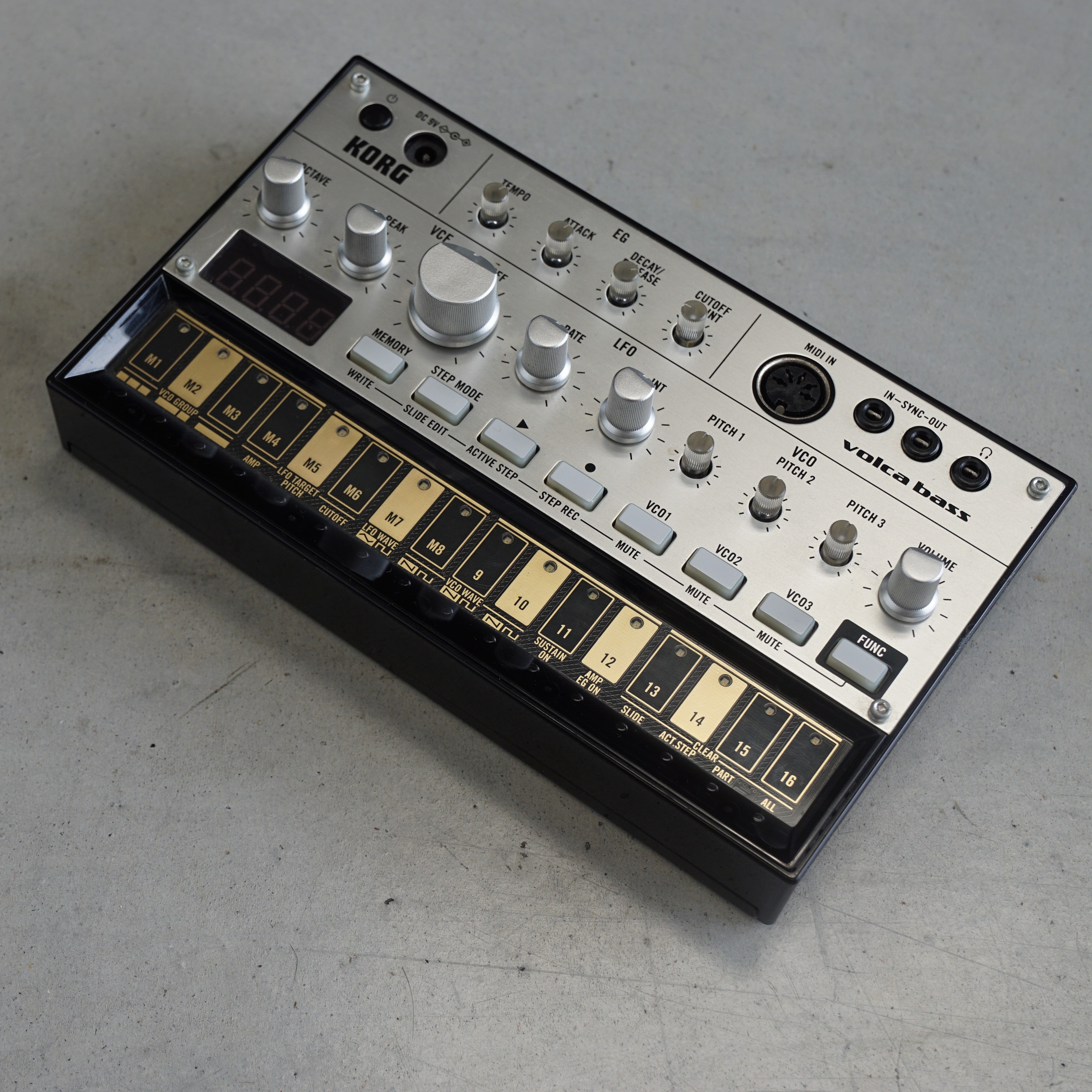 Korg Volca Bass Analog Bass Synth