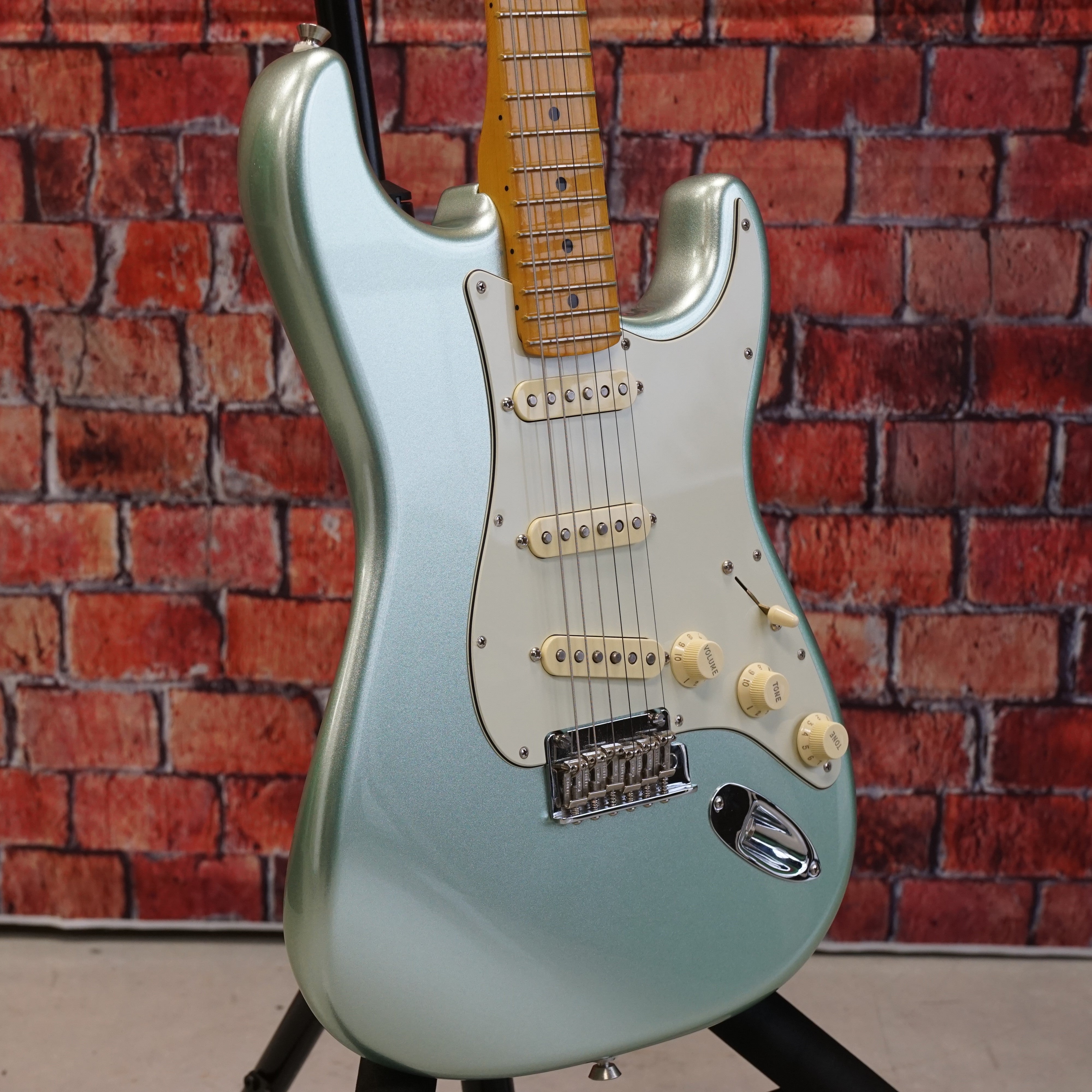 Fender American Professional II Stratocaster - Mystic Surf Green with Maple Fingerboard