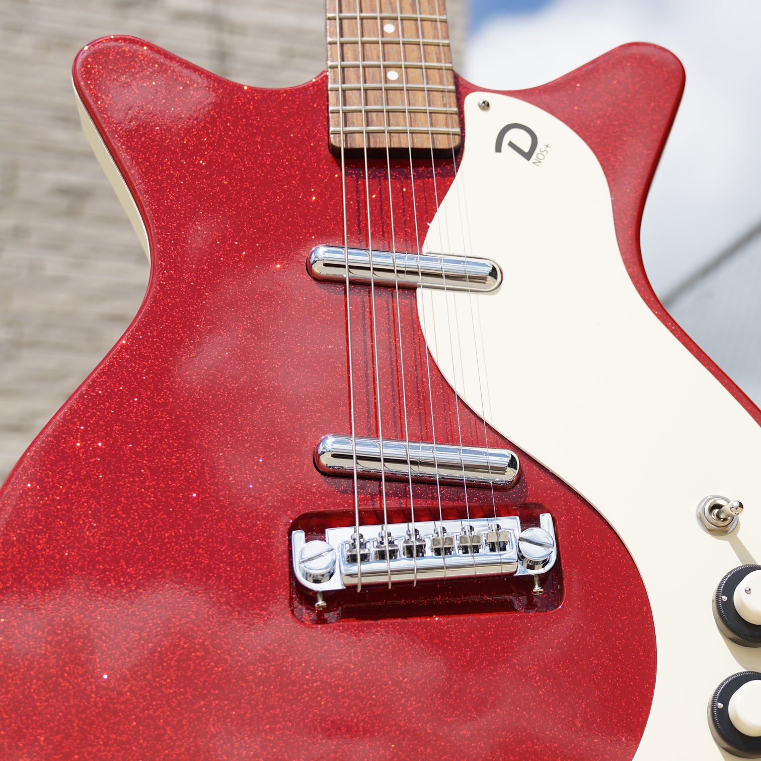 Danelectro 59M NOS+ Red Metalflake