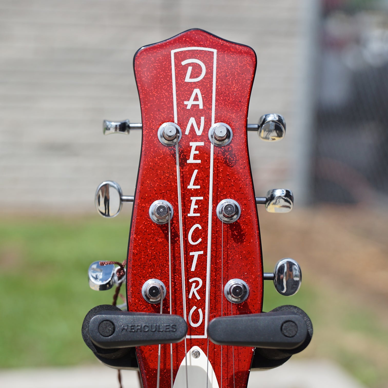 Danelectro 59M NOS+ Red Metalflake