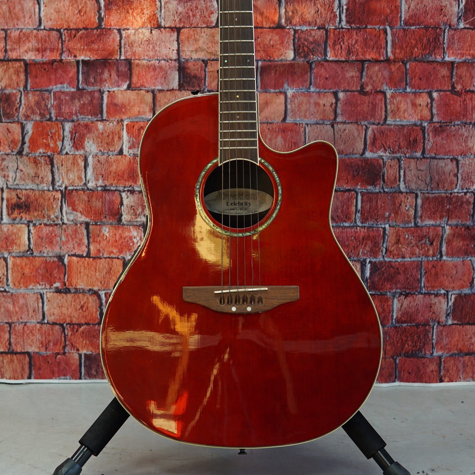 Ovation GC-057 Celebrity 2000's - Ruby Red w/ Hard Case
