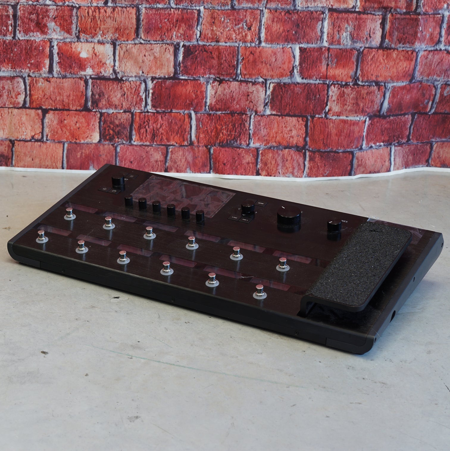 Line 6 Helix Guitar Multi-effects Floor Processor