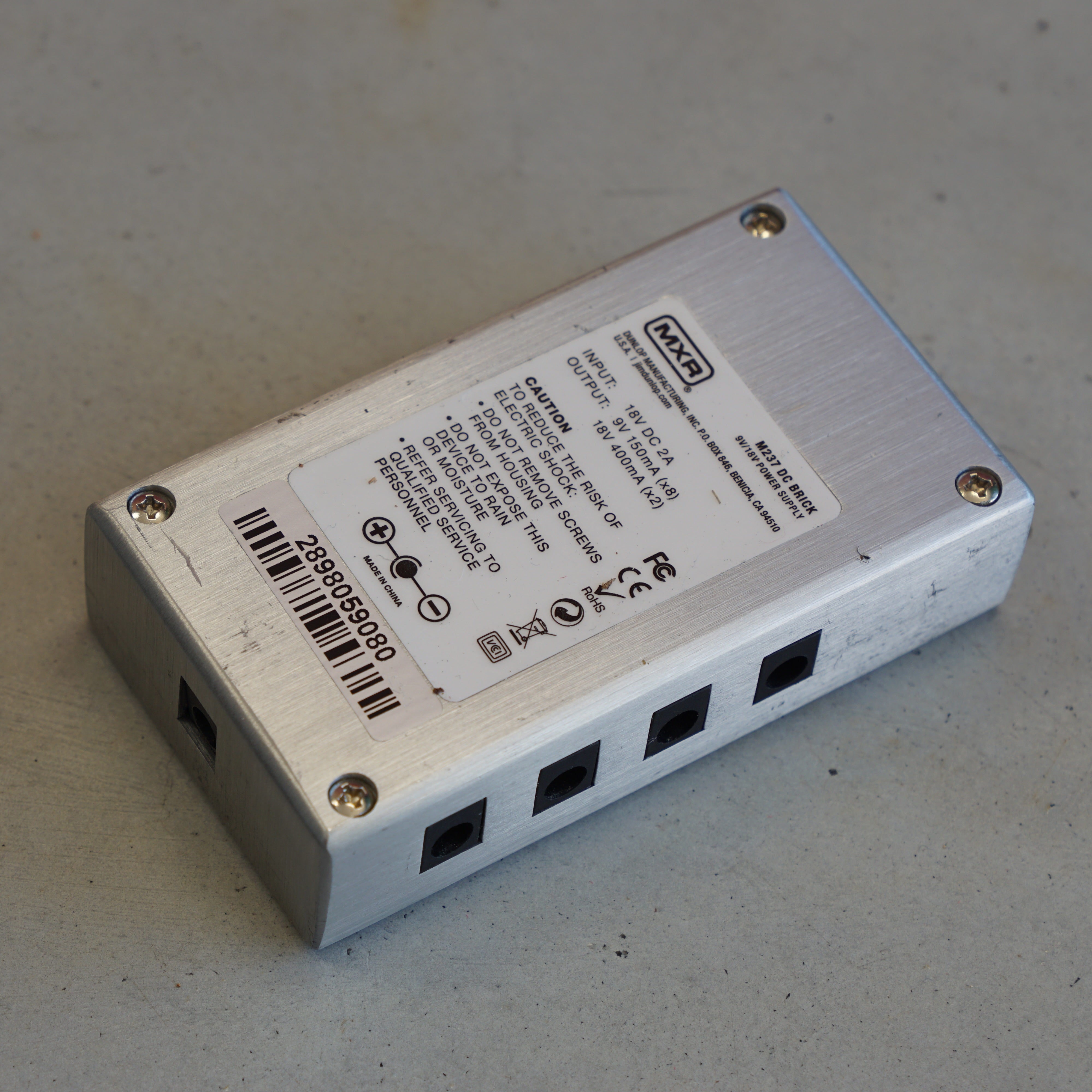 MXR DC Brick M237 Power Supply – Guitars, Basses, Keys, Synths