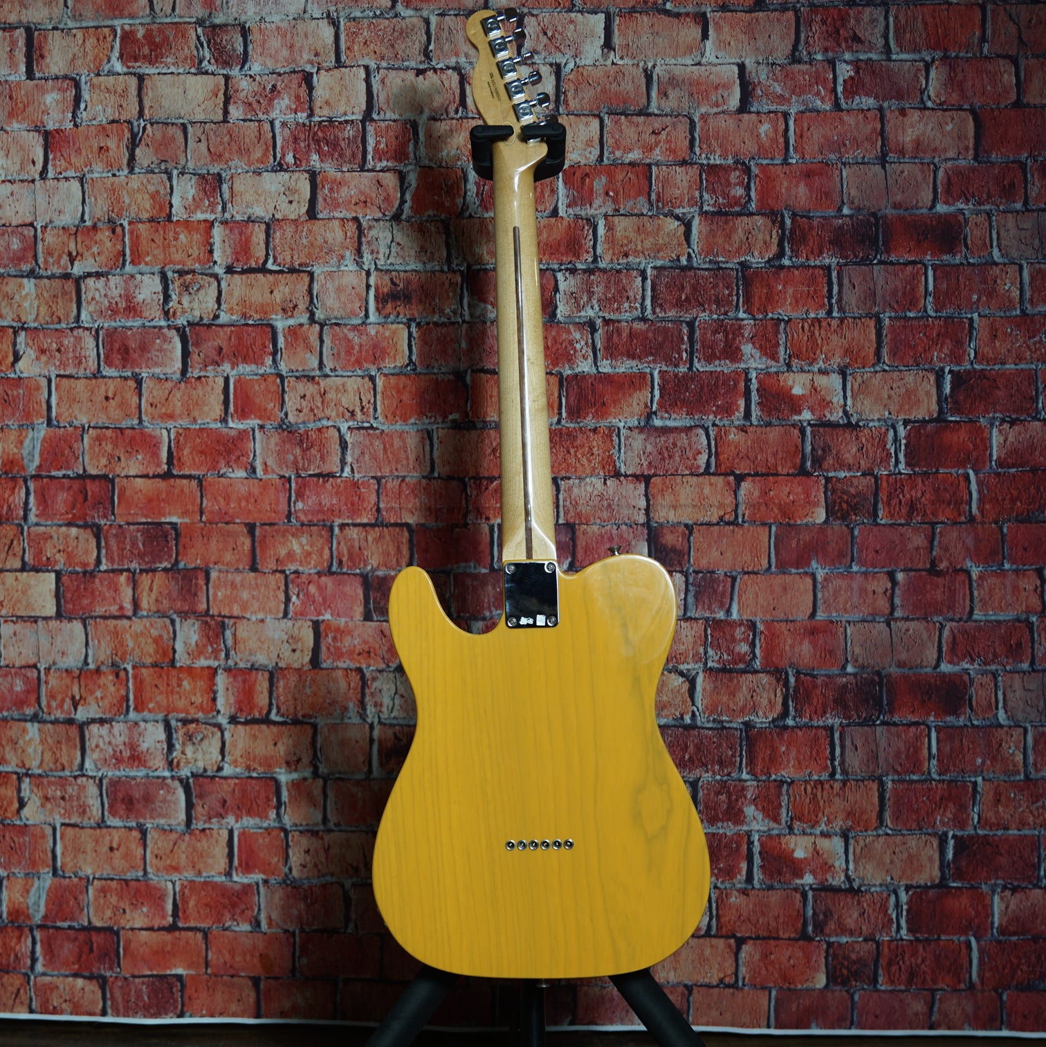 Fender Special Edition Deluxe Ash Telecaster w/ Road Runner Hard Case