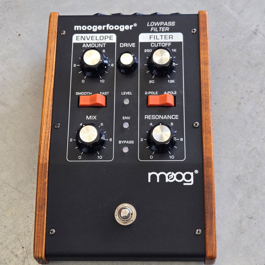 Moog MF-101 Moogerfooger Low Pass Filter – Guitars, Basses, Keys