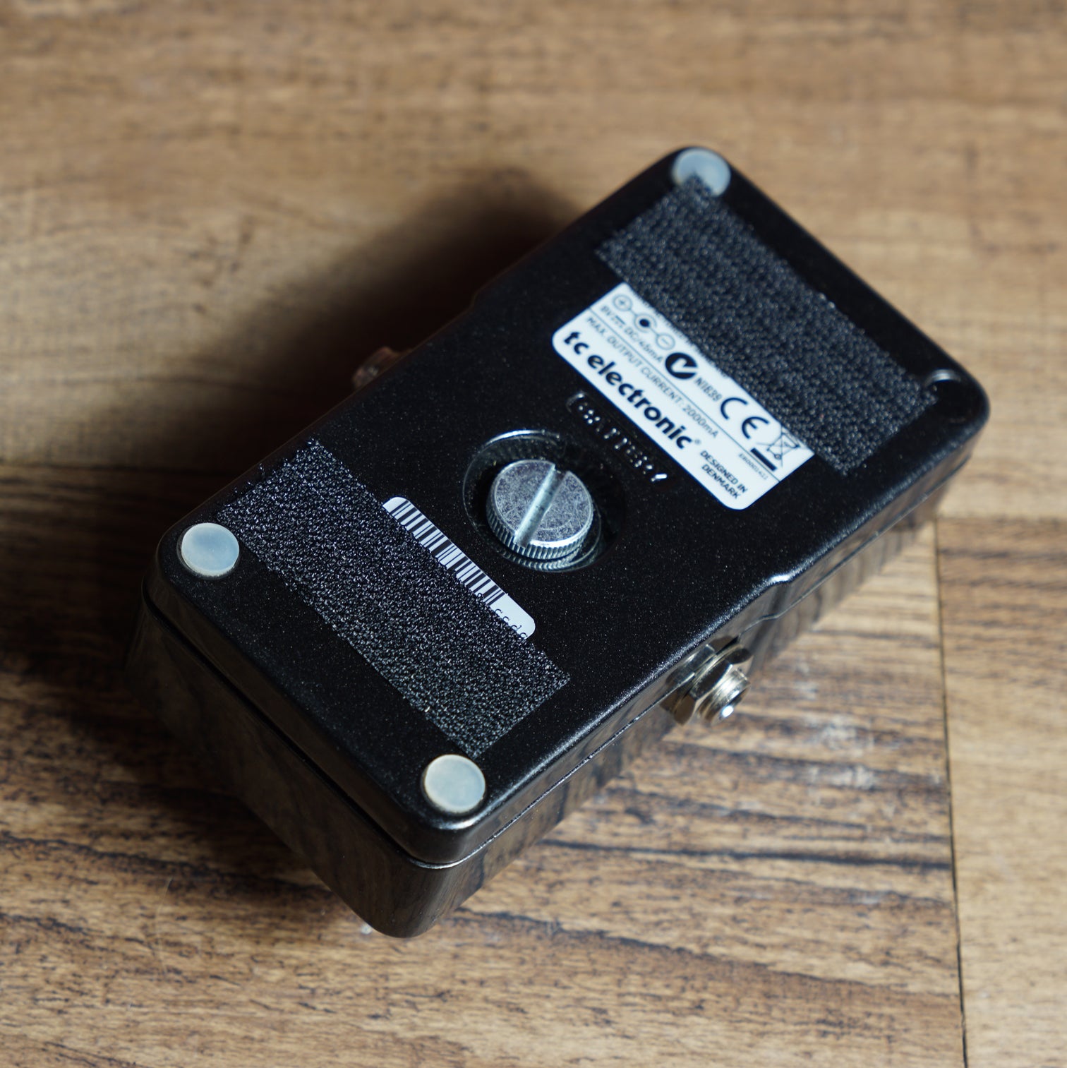 TC Electronic Polytune 2 Blacklight Polyphonic Tuner Pedal