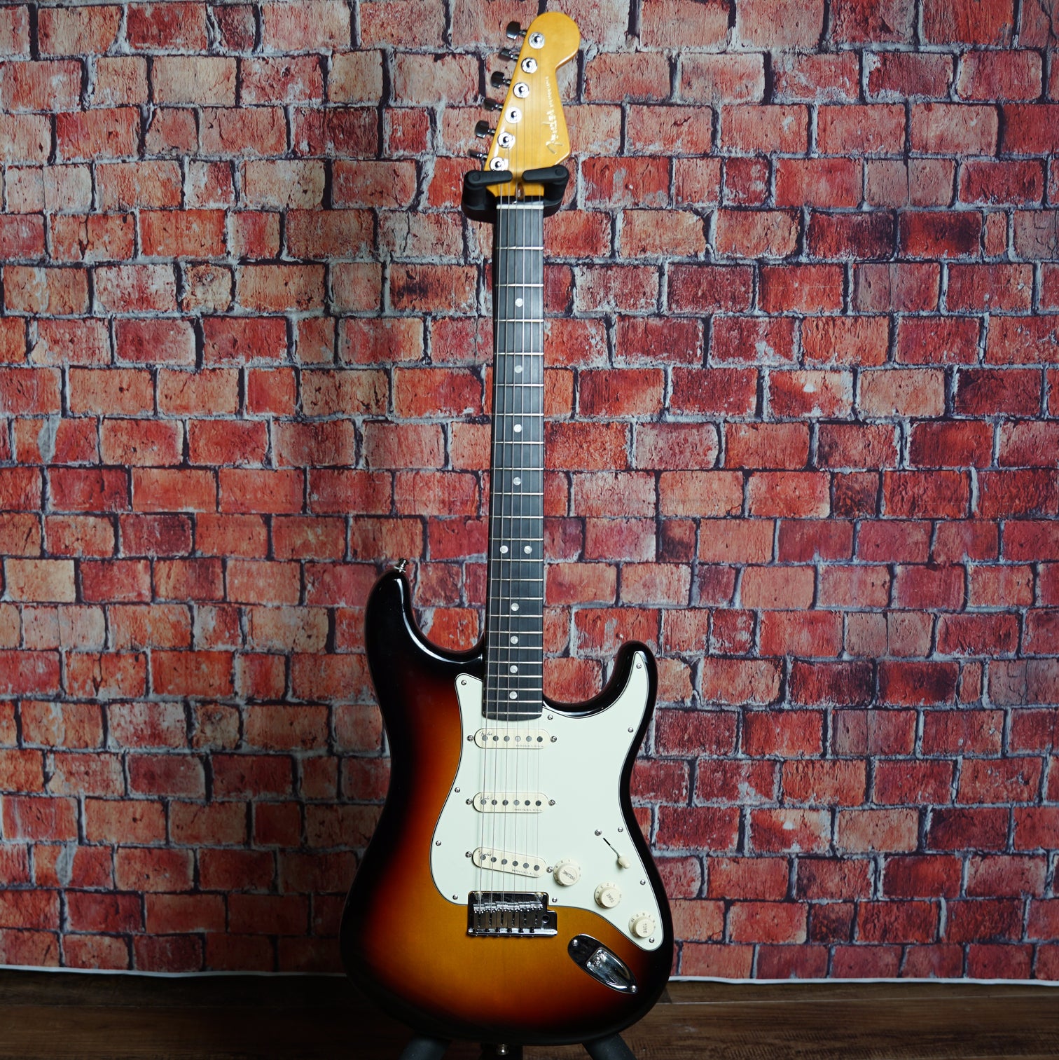 2022 Fender American Ultra Stratocaster - Ultraburst w/ Molded Hard Case