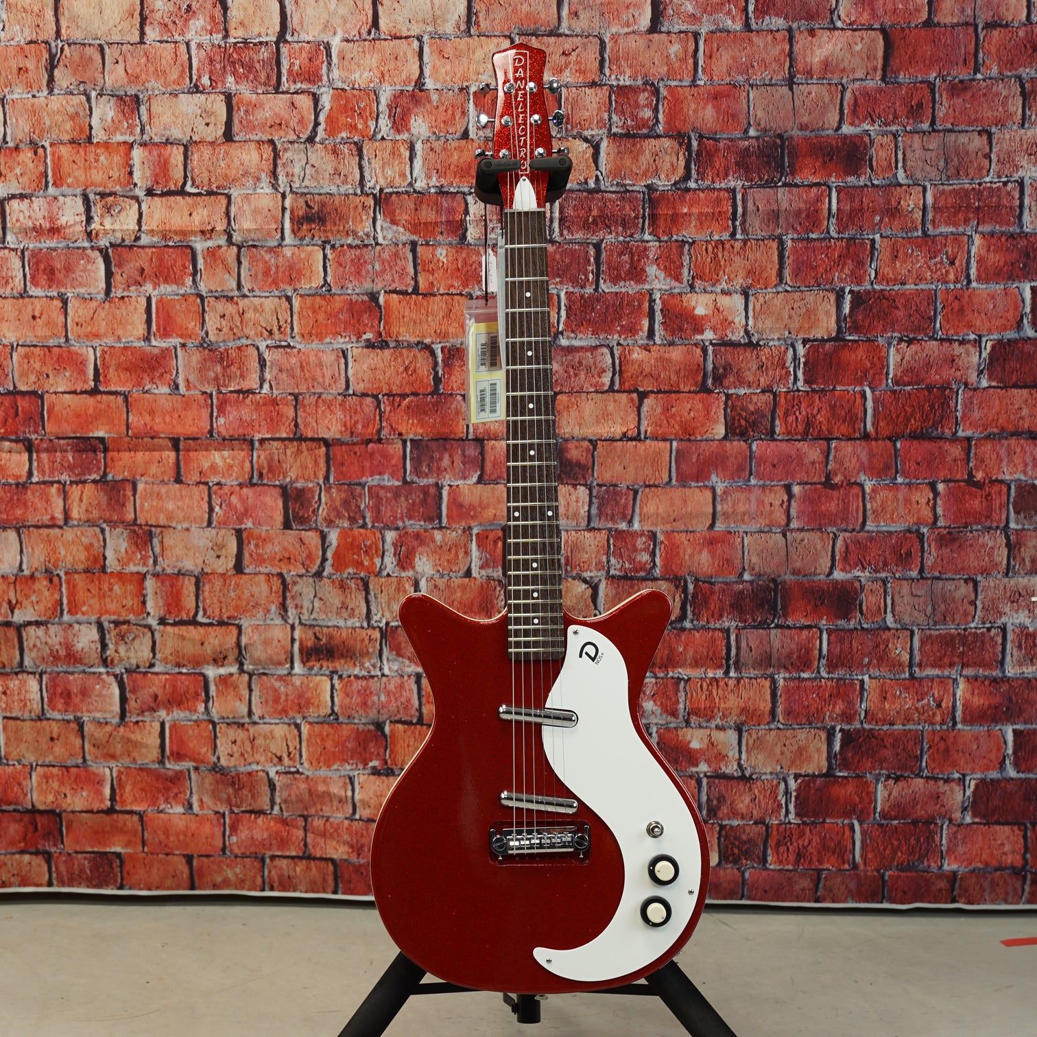 Danelectro 59M NOS+ Red Metalflake