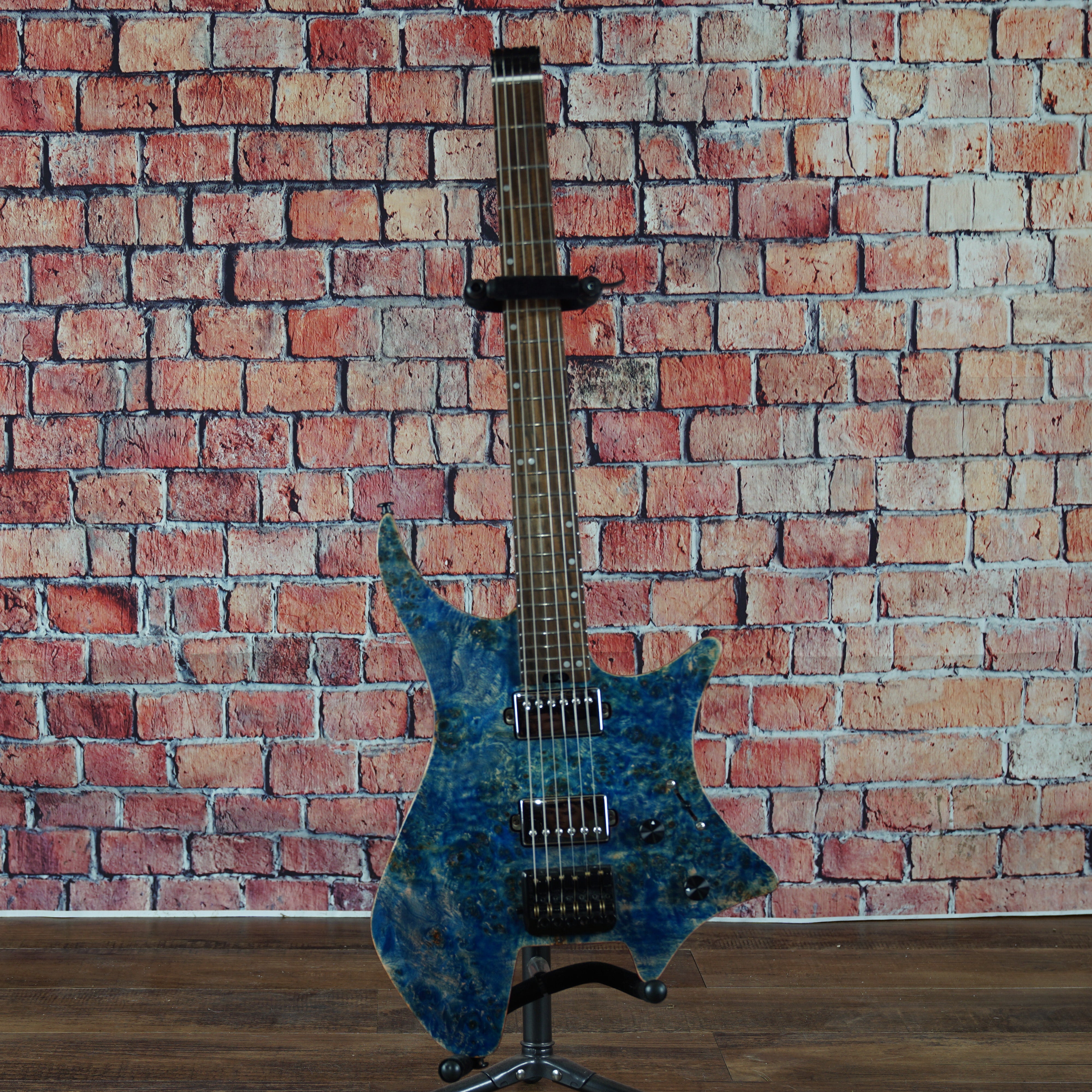 EART W2 Headless Guitar