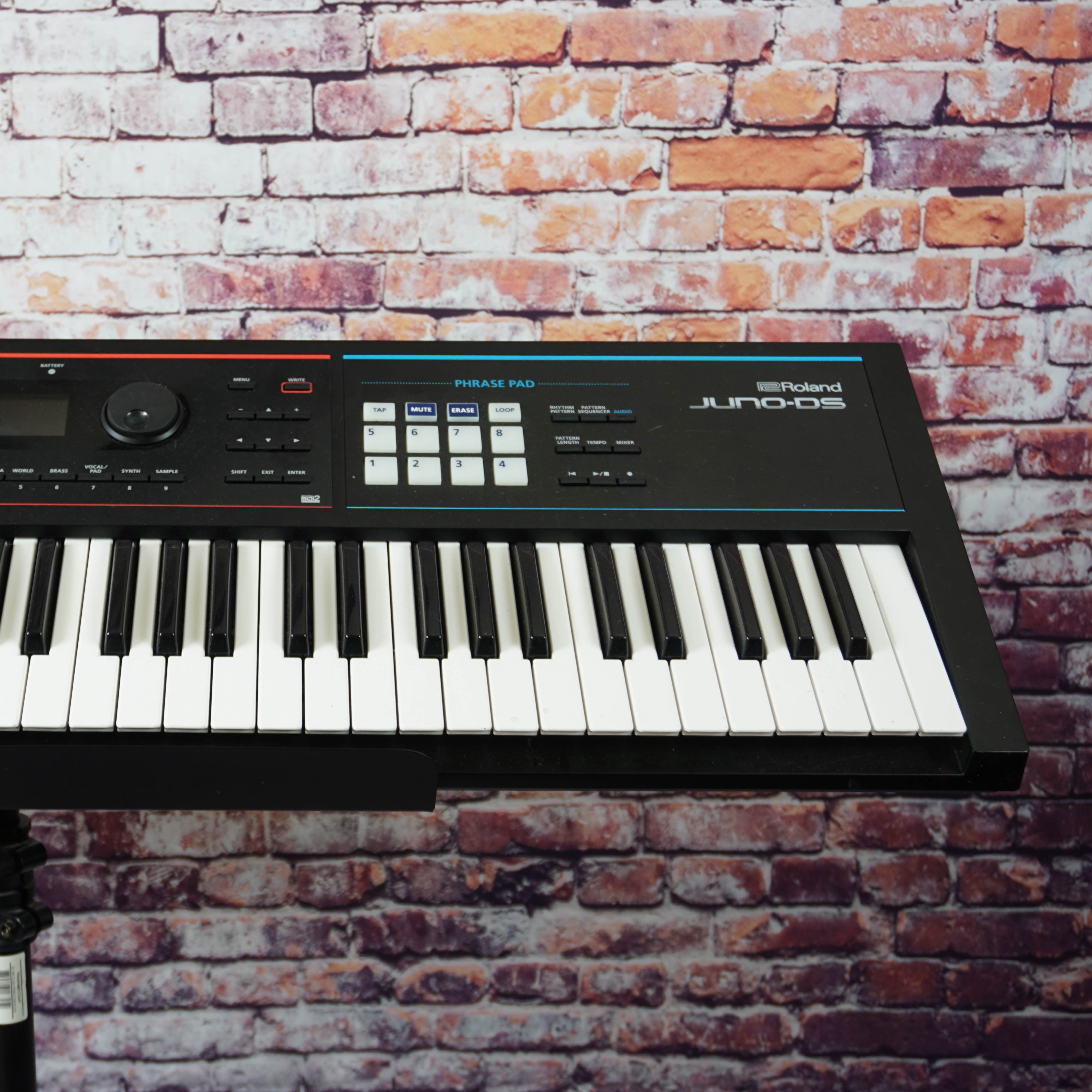 Roland JUNO DS-61 Synthesizer Keyboard