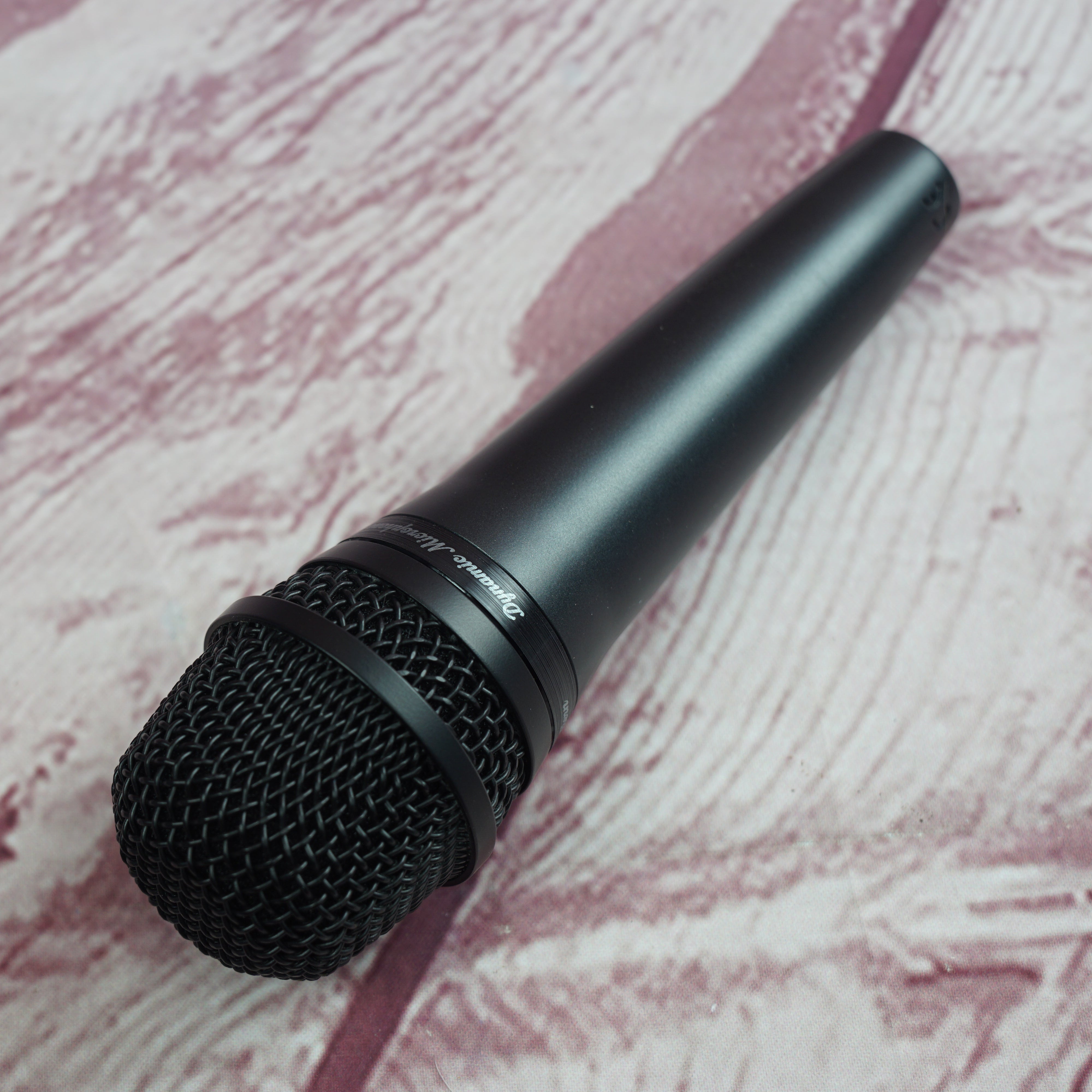 Shure PGA57-XLR Dynamic Instrument Microphone